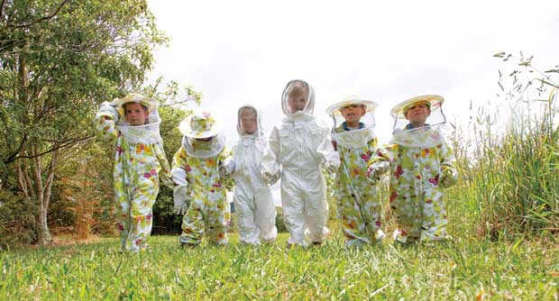 Hukerenui School beekeepers