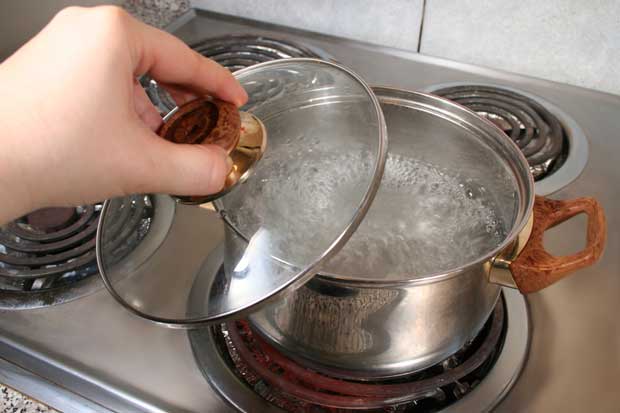 boiling water to sanitise