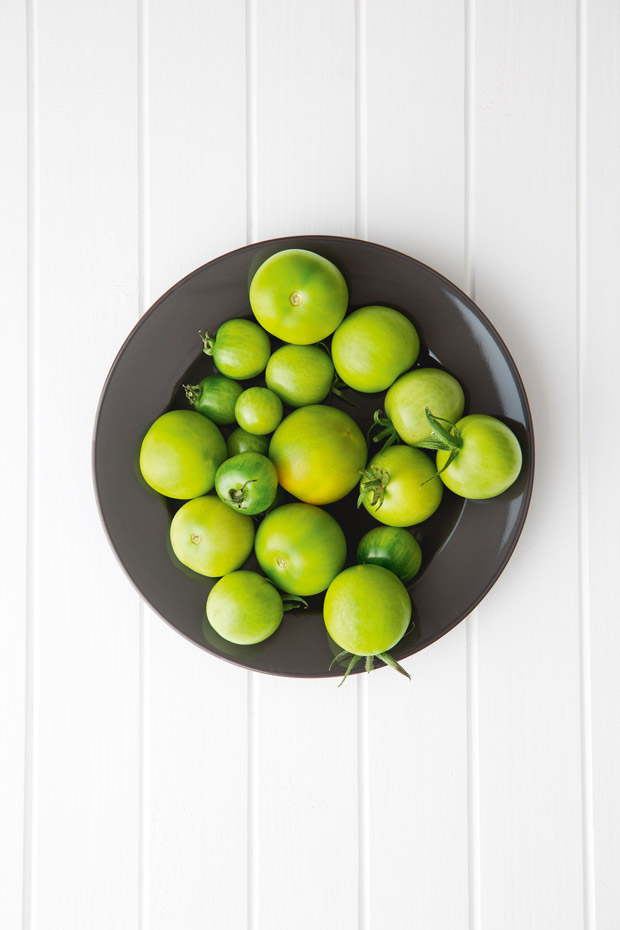 How to ripen green tomatoes (PLUS 2 green tomato recipes)