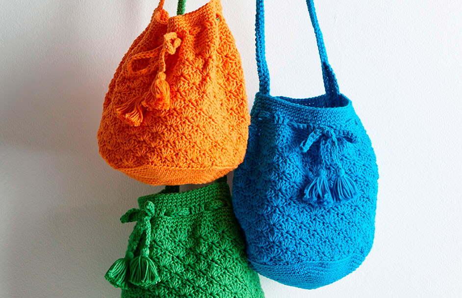 DIY Project: Make a colourful crochet bag